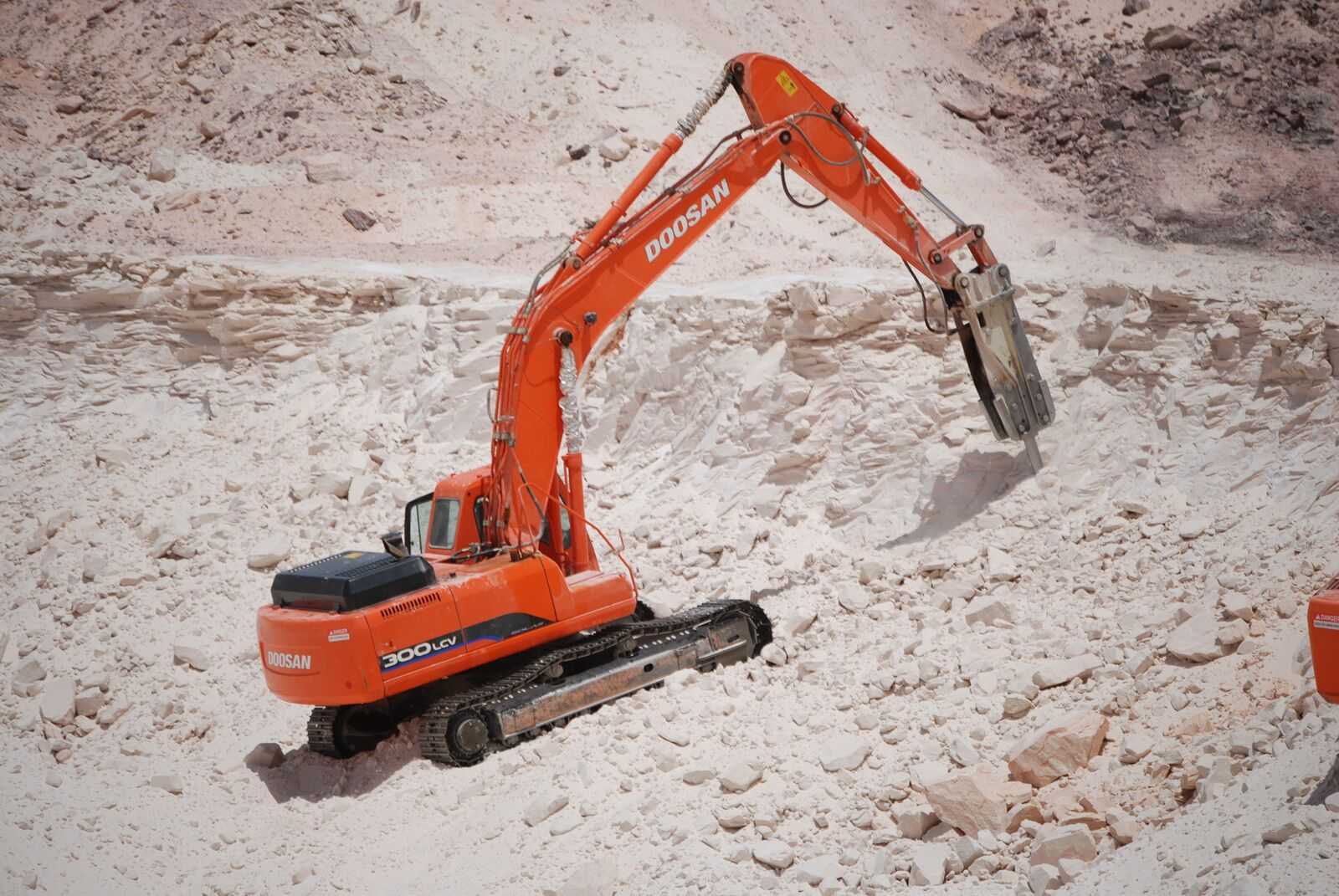 https://sibelco.getbynder.com/m/3ea745084d4b780c/large-DSC_0103.jpg
