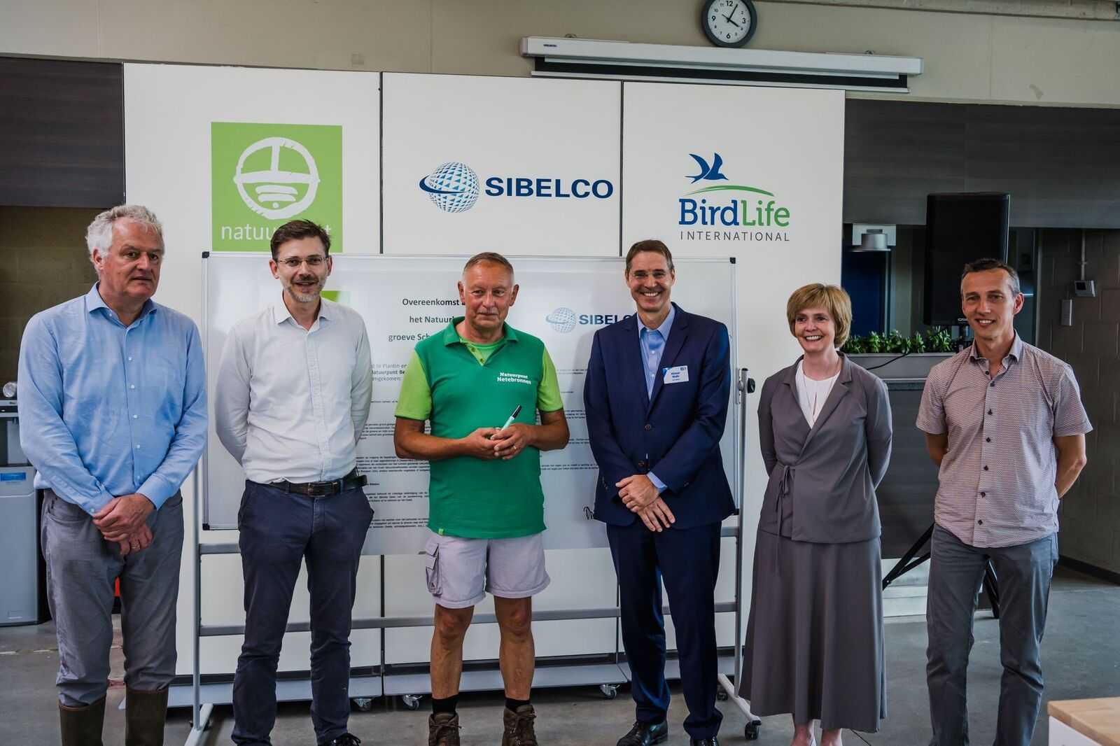 https://sibelco.getbynder.com/m/423c9079cd2959e1/large-Sibelco-Natuurpunt-Group-Pic.jpg