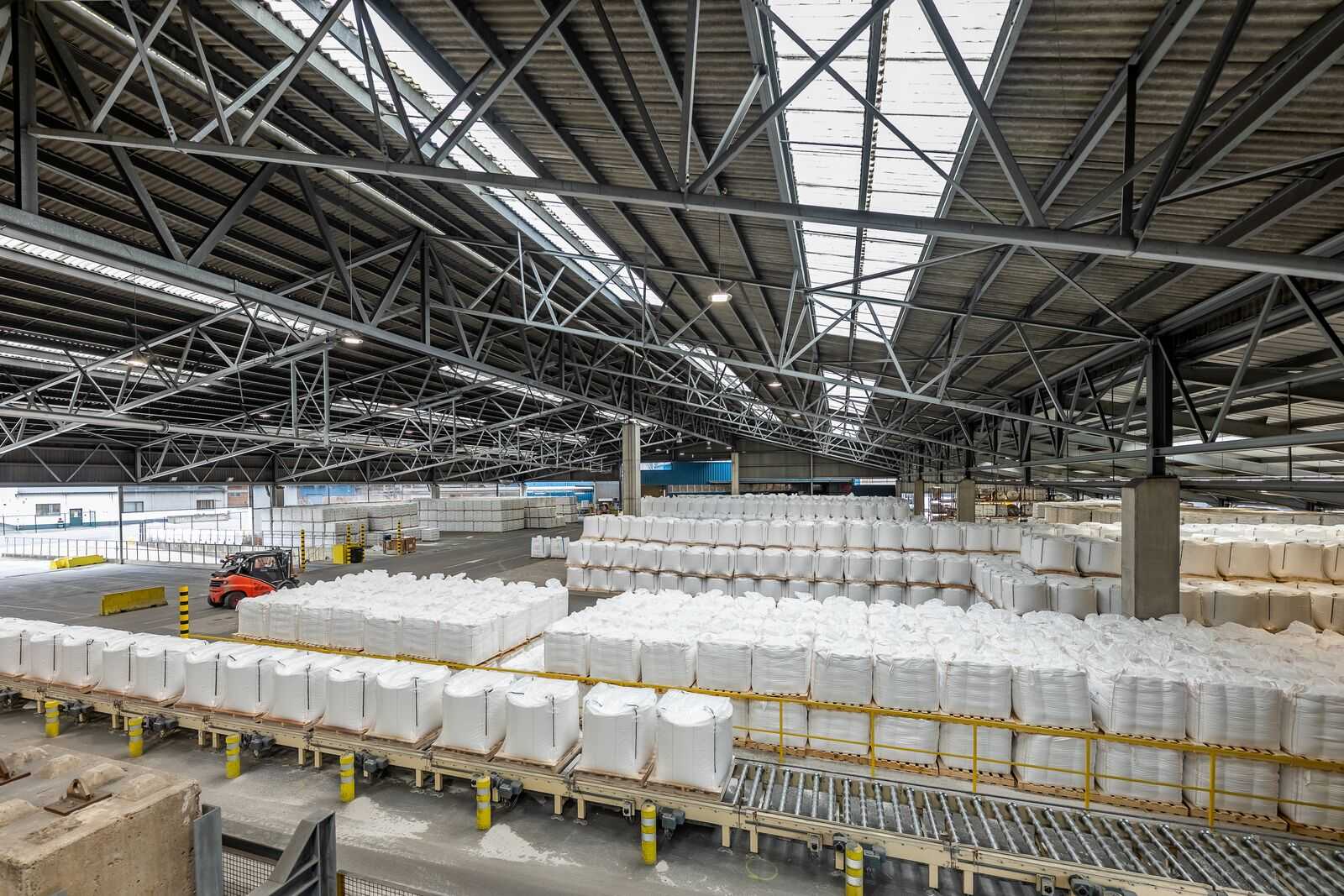 https://sibelco.getbynder.com/m/5cc20876abdf8ffb/large-Sibelco-Dessel-corporate-20210222-hr-033.jpg